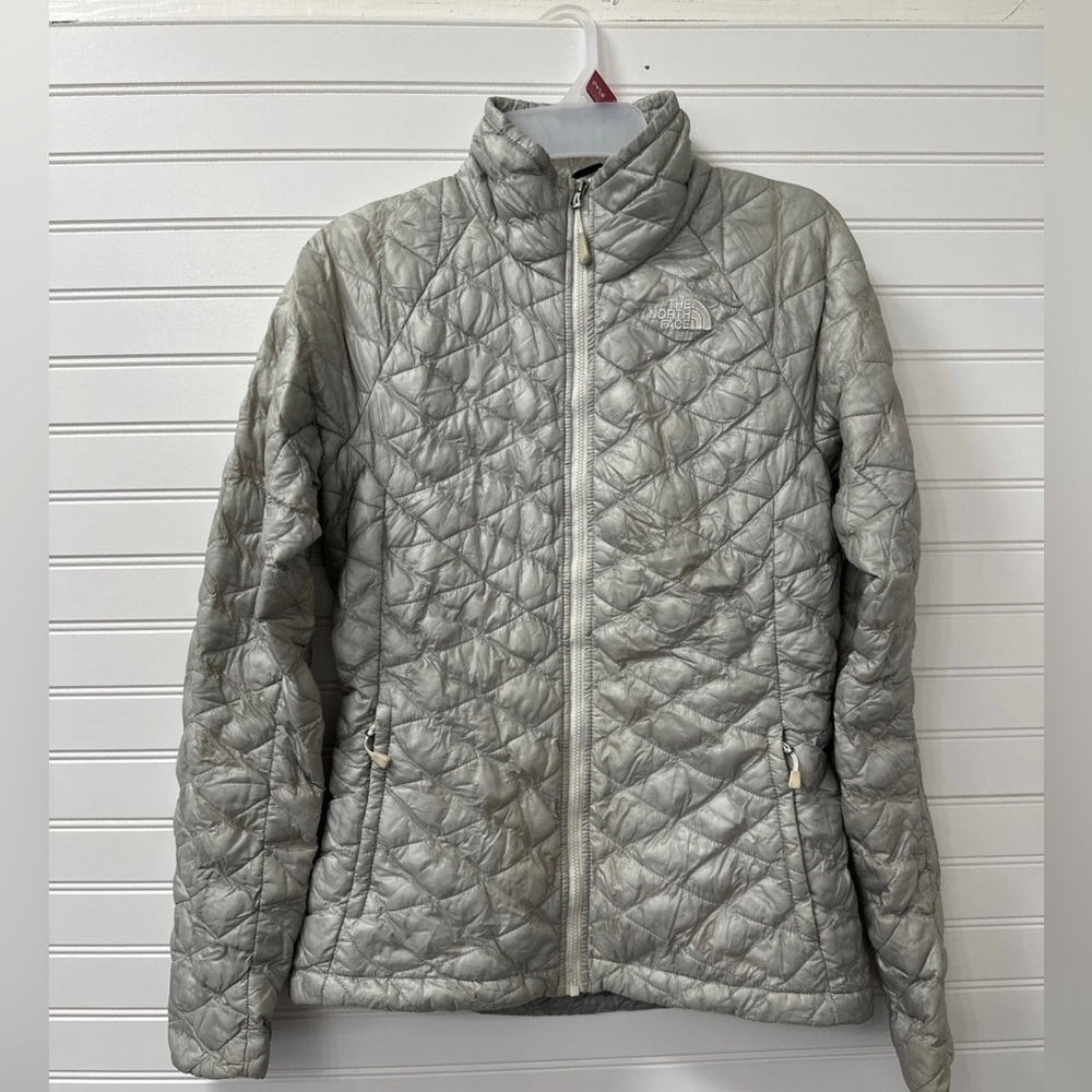 The North Face thermoball jacket preloved in nice condition!
